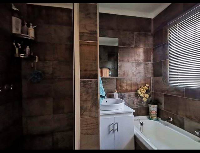 3 BEDROOM HOUSE FOR SALE IN SUIDEROORD